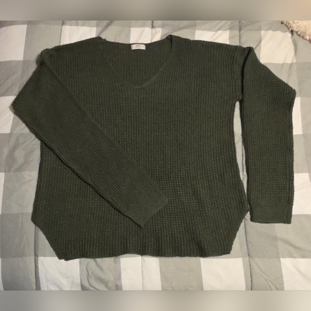 Ardene Ladies Large Green V-Neck Sweater